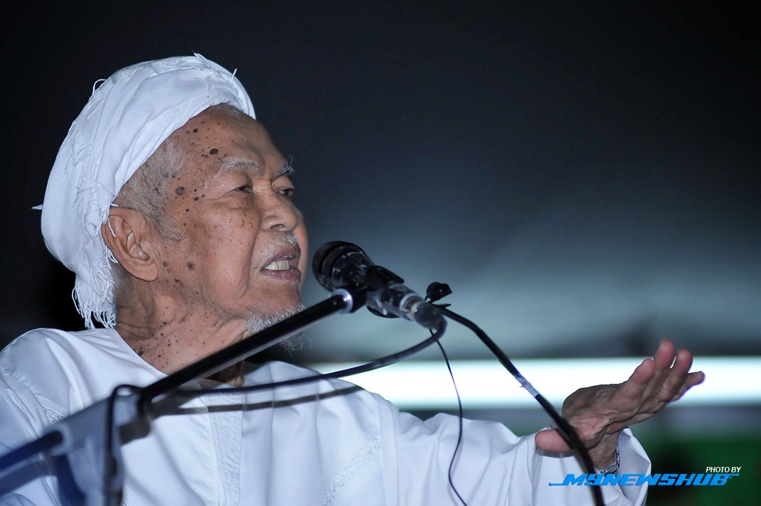 Nik Aziz Mohon Doa Agar 'Potong Lidah, Butakan Mata' UMNO 