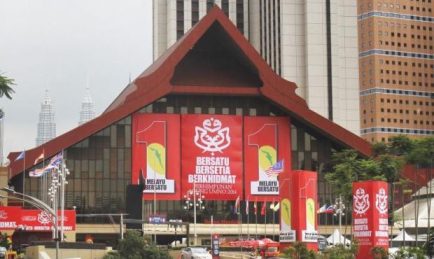 Ramai Ahli Parlimen UMNO Diugut Jika Enggan Keluar Parti