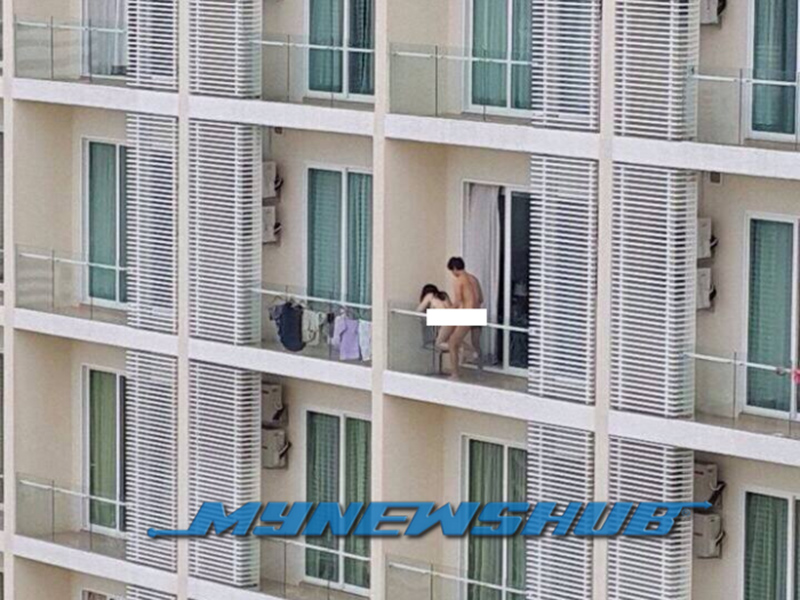 Страстный секс на балконе отеля
