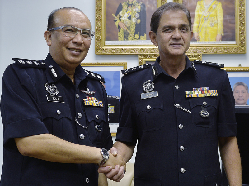 Ibu Pejabat Imigresen Putrajaya / Penolong pengarah imigresen ditahan
