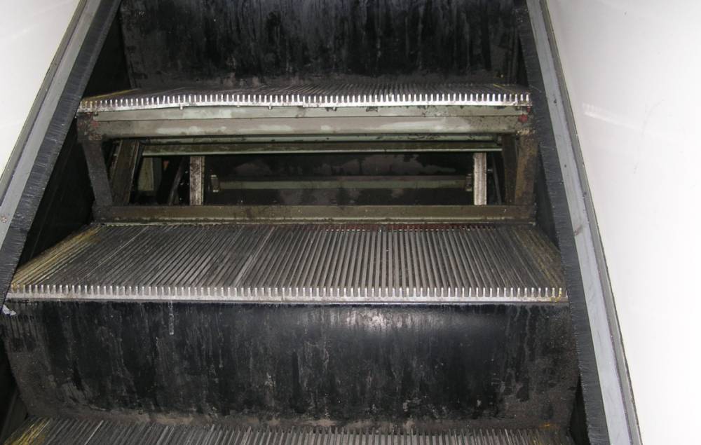 The escalator step where Michael Reddington lost his toe. See News Team story NTITOE; Bosses of Nottingham's West End Arcade have been fined £75,000 after a shopper's big toe was sliced off on the escalator. Hodgson Elkington, the managing agent of the arcade, between Long Row and Upper Parliament Street, was orders to pay costs of £50,000. A guilty plea was entered to a health and safety offence last week by the barrister acting on behalf of the company. Michael Reddington, 25, of St Ann's, screamed in agony when he reached the top of the escalator and realised his left foot was trapped under a missing front part of a step, effectively acting as a guillotine on his toe.
