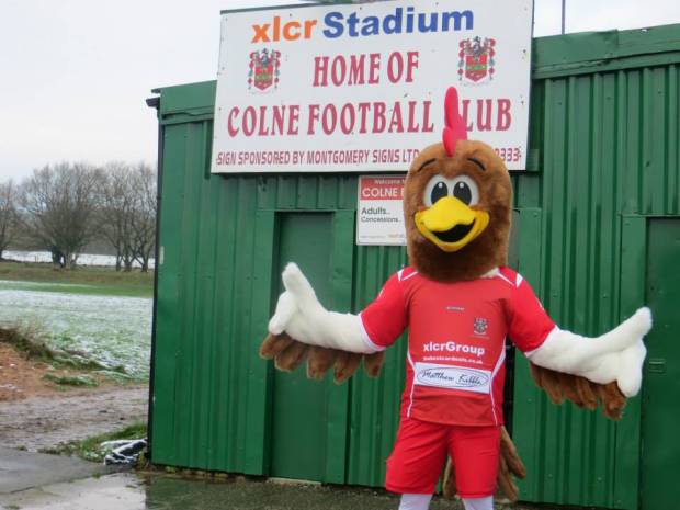 Pintu masuk restoran Colne Football Club.