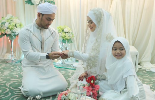 Tahniah Yatt Hamzah Kerana Hamil Sekali Lagi