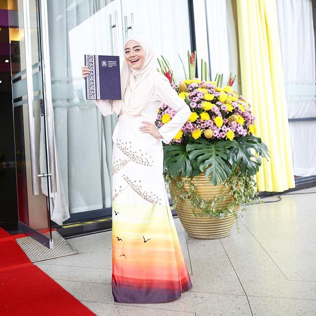 2-Gambar-Sekitar-Majlis-Graduasi-Mira-Filzah-jpeg-1