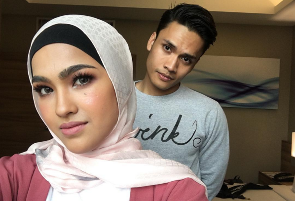 Elfira Loy dan Randy Pangalila