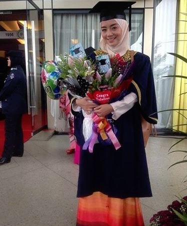Mira Filzah Graduasi