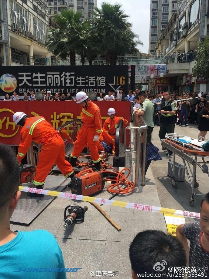 Lelaki Masih Hidup Biarpun 'Ditelan' Eskalator