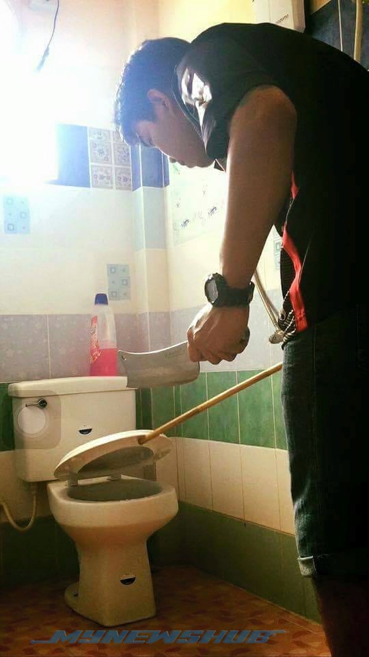 Lucu! Paranoid Ular Dalam Tandas Masih Kuat Di Thailand