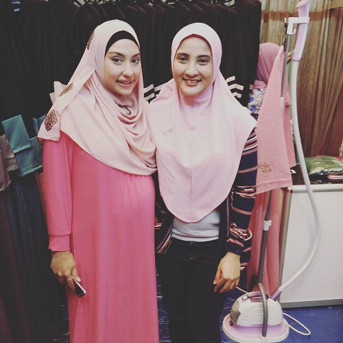 Zarina Anjoulie Nekad Bertudung Sepenuhnya