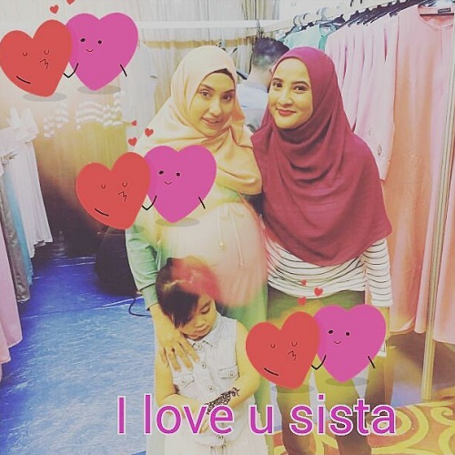 Zarina Anjoulie Nekad Bertudung Sepenuhnya
