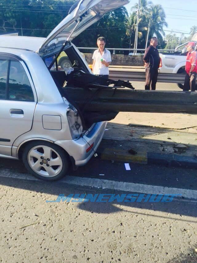 Wanita Nyaris Maut KeretaTerbabas, Rodok Pembahagi Jalan