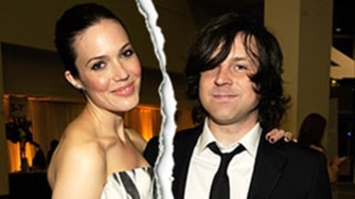 Mandy Moore Sah Cerai Dengan Ryan Adams