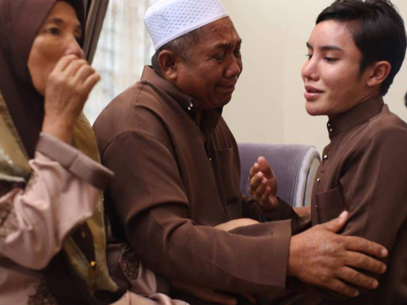 Biarkan Pembenci Hidup Dengan Komen Jahatnya!