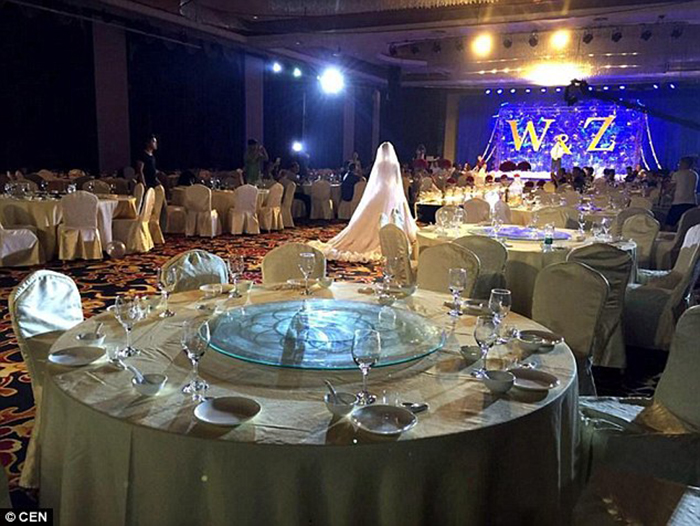 300 Dijemput, Cuma 10 Hadir Majlis Kahwin Mewah Ini
