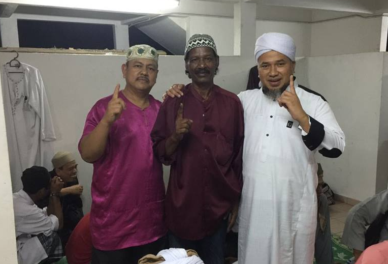 Gosip Peluk Islam Buat Isteri Acappan Terluka