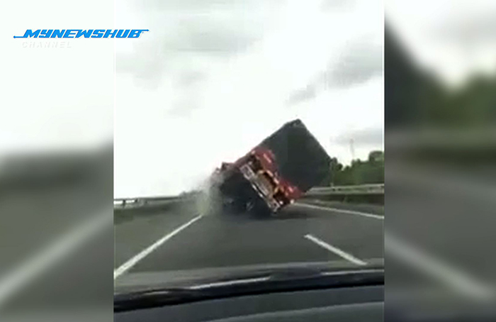 Video: Detik Lori Terbalik Sebelum Nahas Di Lebuh Raya