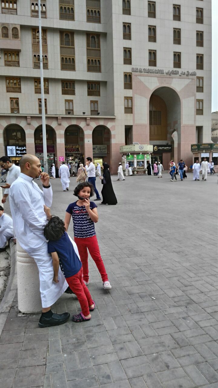 Ziarah Madinah & Makkah via Foto Artistik IG @tvalhijrah114