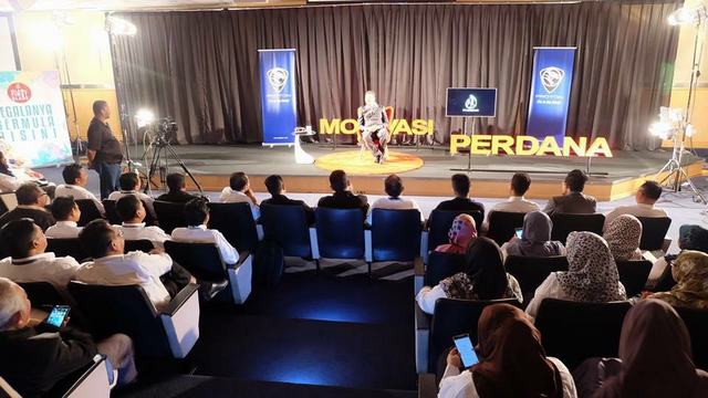 Syamsul Debat & Fadilah Kamsah: Motivasi Perdana