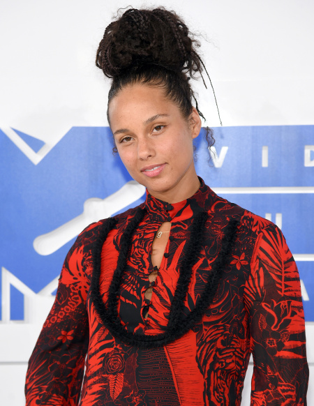 Ramai Puji Alicia Keys Datang Majlis Anugerah Tanpa Mekap