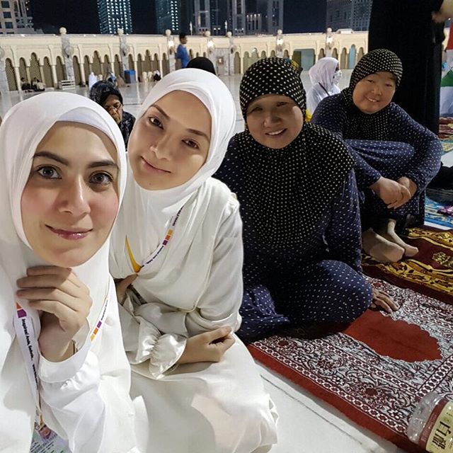 Neelofa Kongsi Foto Moment Tunai Haji Di Makkah
