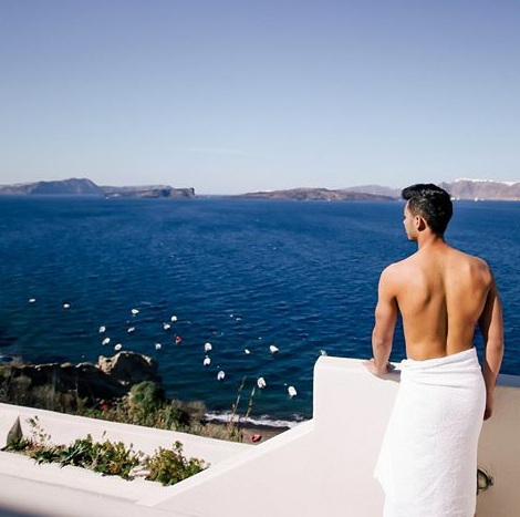 Wow! Anak Che Ta Posing Tayang Dada Di Greece