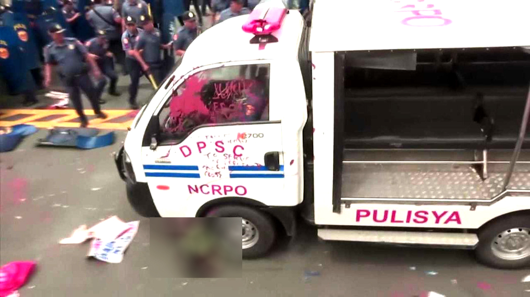 Penunjuk Perasaan 'Dilenyek' Van Polis Filipina