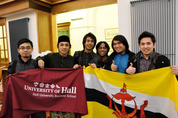 Brunei Potong Separuh Biasiswa Ke Luar Negara