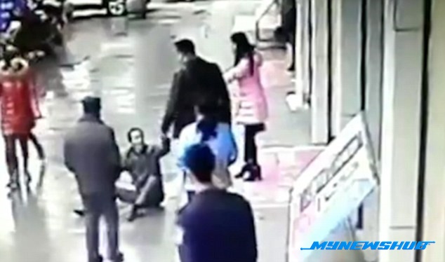 Cuba Ragut Tas Tangan, Tapi Dibelasah Pejalan Kaki