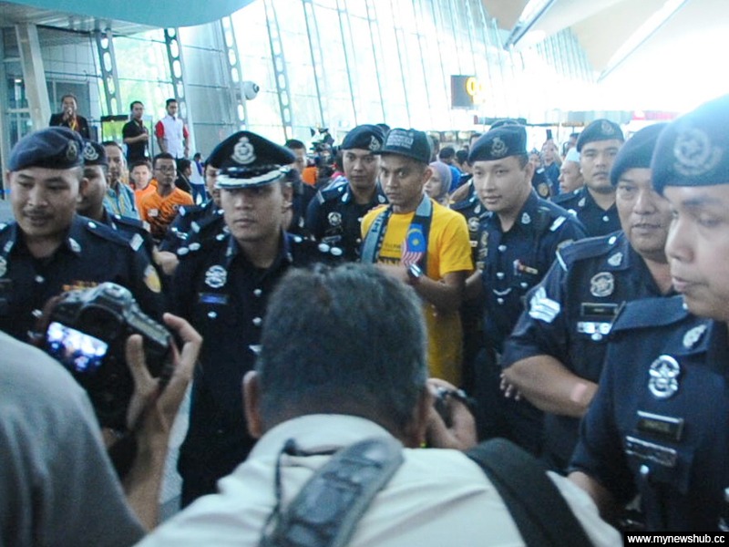 Faiz Disambut Bagaikan Legenda Bola Sepak Dunia