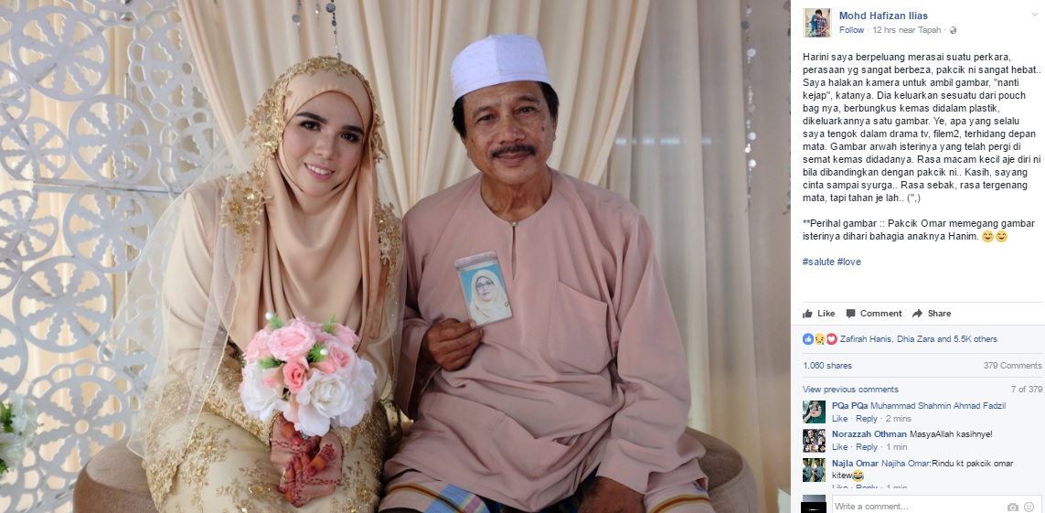 Pegang Foto Arwah Isteri, Pak Cik Ini Bikin Netizen Sebak