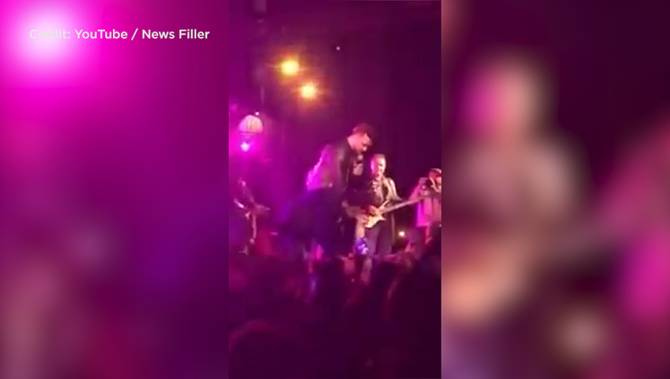 Penyanyi Hentikan Konsert Demi Selamatkan Wanita
