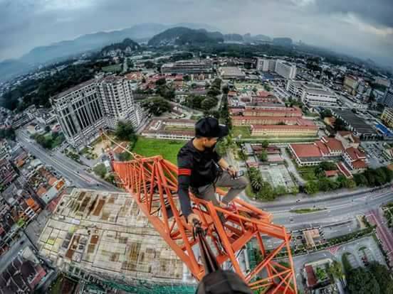 'Kegilaan' Swafoto Ekstrem Trend Tular Terkini