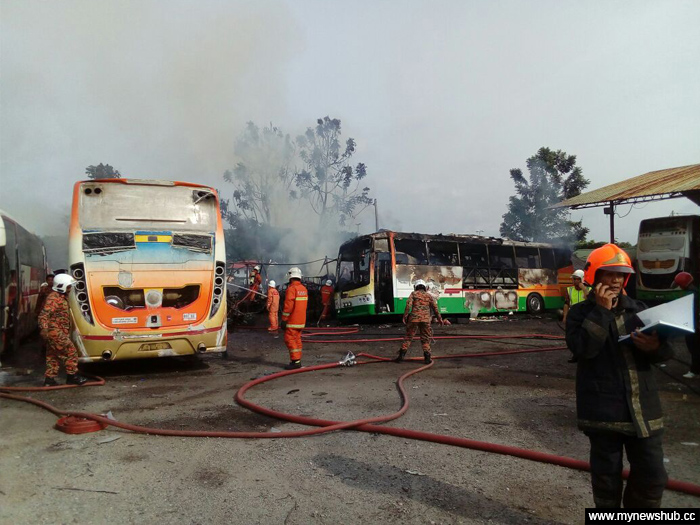Belum Sempat Dibaiki, Tiga Bas Hangus Terbakar