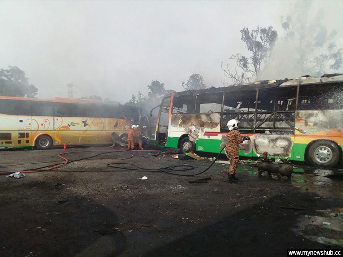 Belum Sempat Dibaiki, Tiga Bas Hangus Terbakar