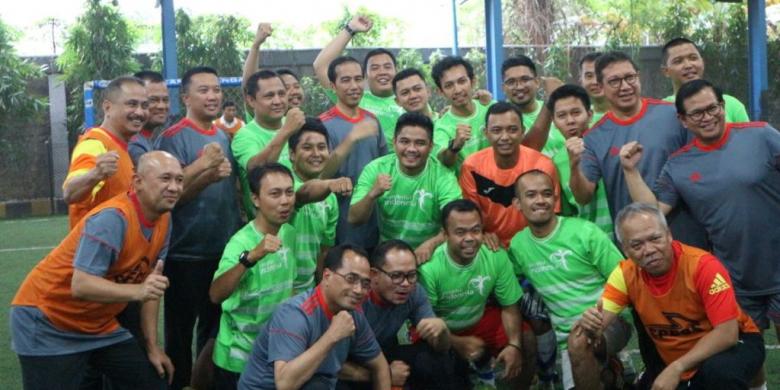 Baru 7 Minit Main Futsal, Jokowi Mengadu Letih