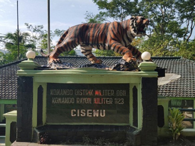 Patung Harimau  Senyum Dikritik Netizen MYNEWSHUB