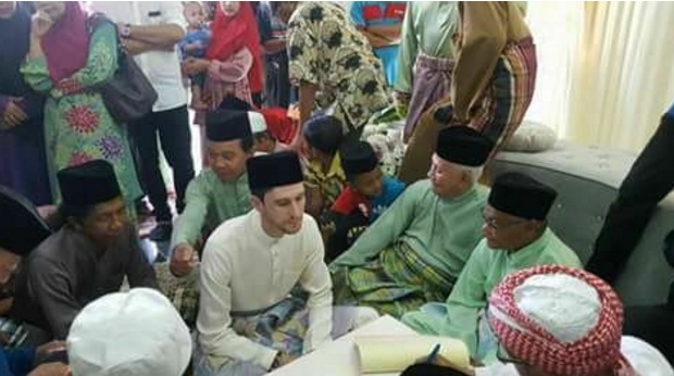 Mat Dan Kahwin Gadis Terengganu
