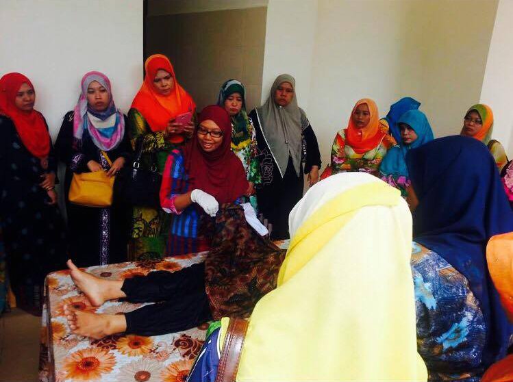Kagum! Wanita Ini Buat 2 Kerja, Peguam Dan..