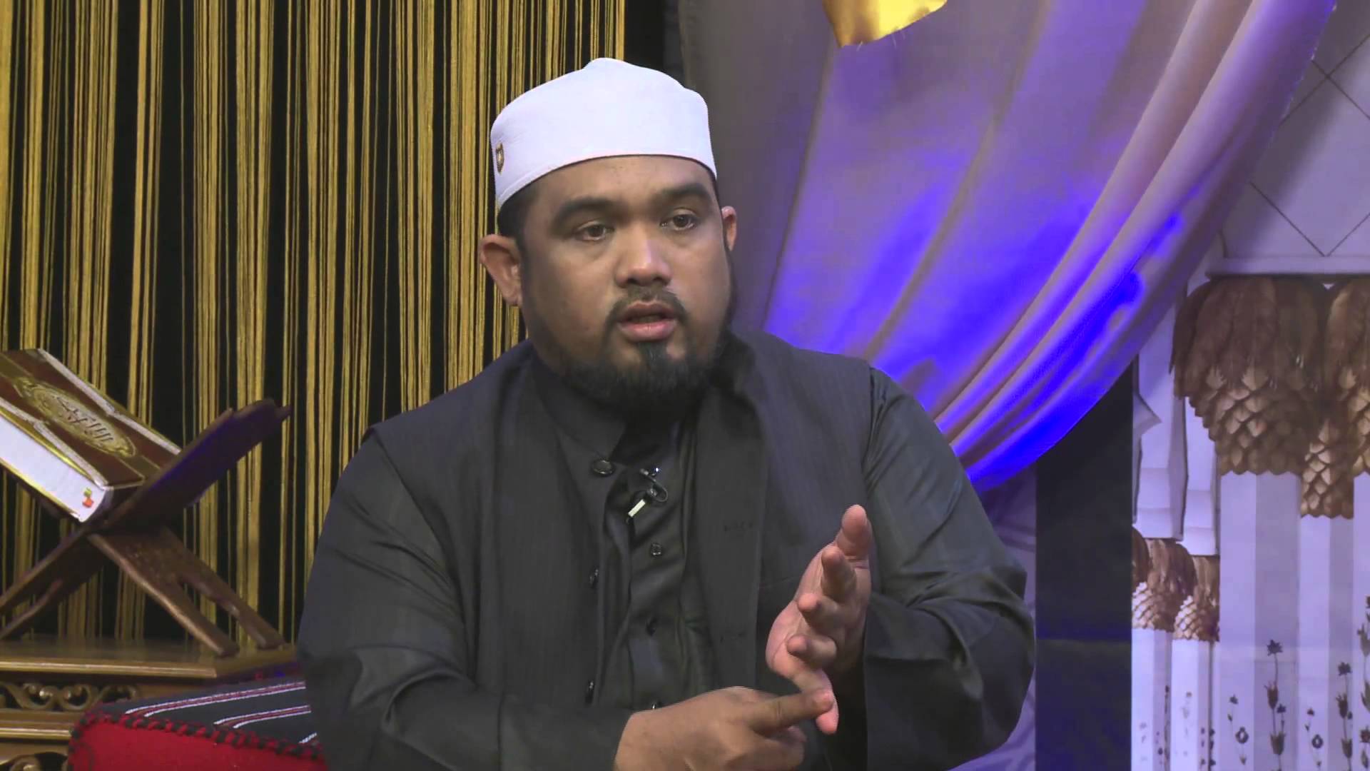 Pakaian, Cium Mulut Nora, Apa Pandangan Ahli Agama?