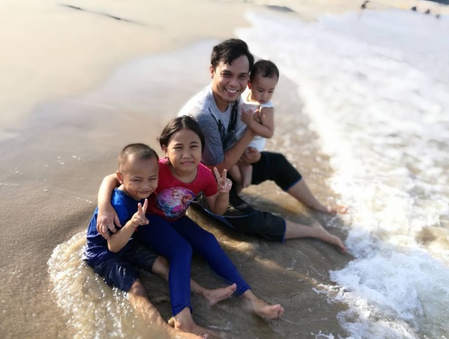 Salma Yakin Azri Tak Celup Tangan Anak Di Air Panas