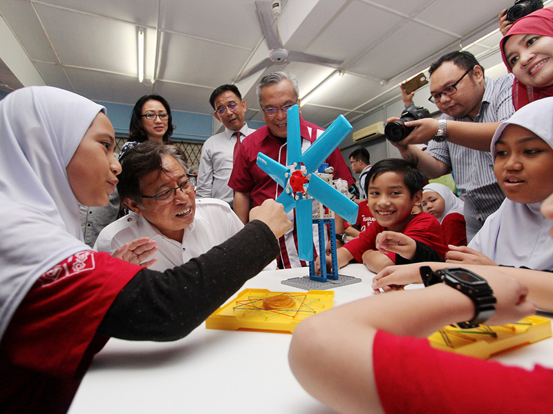 Sarawak Tubuh Makmal Pendidikan STEM Di 6 Sekolah - MYNEWSHUB