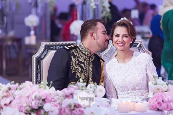 Wow! Sharnaaz Bak 'Prince Charming' Di Singgahsana