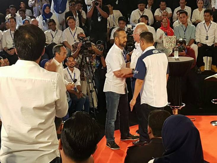 David Teo Ditampar Ketika Live Depan PM Najib Razak