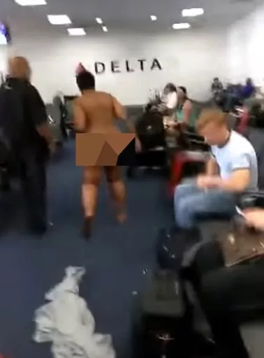 Kelibat Wanita Bogel Kejutkan Orang Ramai