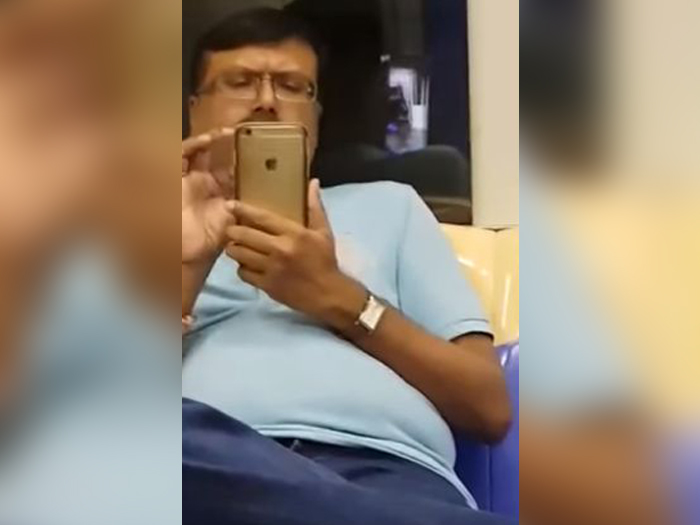 Tak Sedar Bodoh Sendiri, Lelaki Kantoi Rakam Wanita  