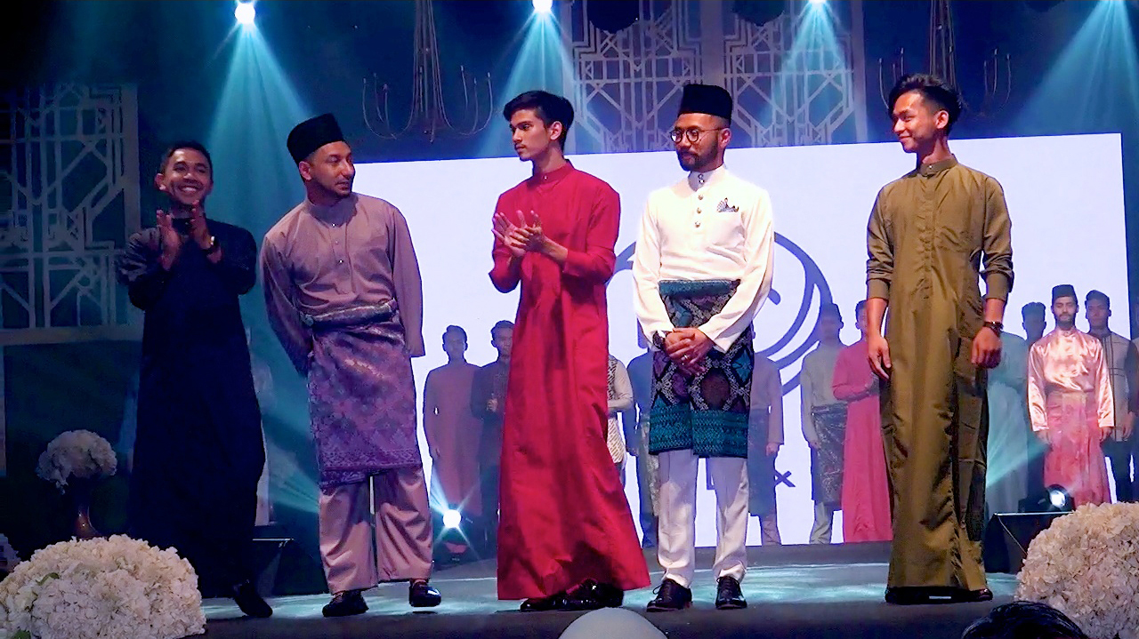 Cantik! Artis Peraga Koleksi Raya Di 'Fenomena Aidilfitri 2017'