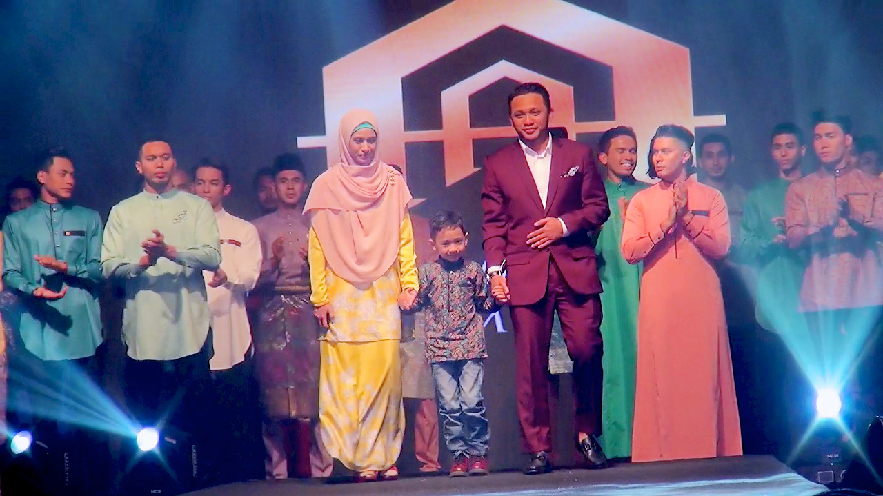 Cantik! Artis Peraga Koleksi Raya Di 'Fenomena Aidilfitri 2017'