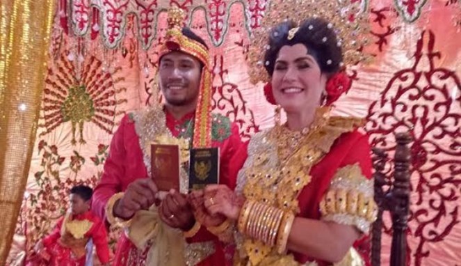 Gadis Sweden Peluk Islam Demi Nikah Jejaka Sulawesi