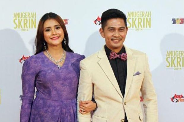 WOW... Fizz Fairuz Hadiahkan Almy Nadia Vellfire