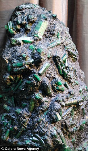 Pemilik Batu Zamrud RM1.3 Bilion Hidup Dalam Ketakutan